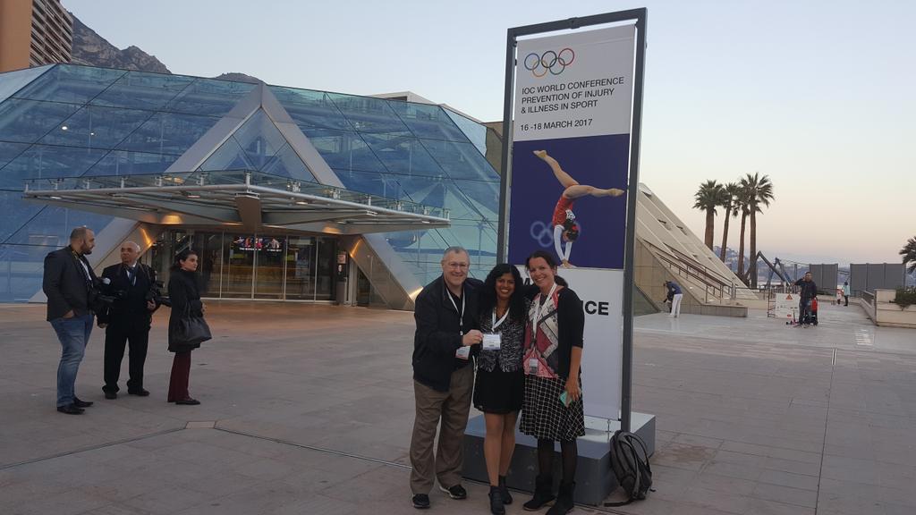 Nim_Perera's tweet photo. Flying the @ACRISPFedUni flag with @SportfisioSwiss @DrTaniaPizzari @_mickdrew at #IOCprev17 opening ceremony
#SportsMed #InjuryPrevention https://t.co/j0LDMvRYlY