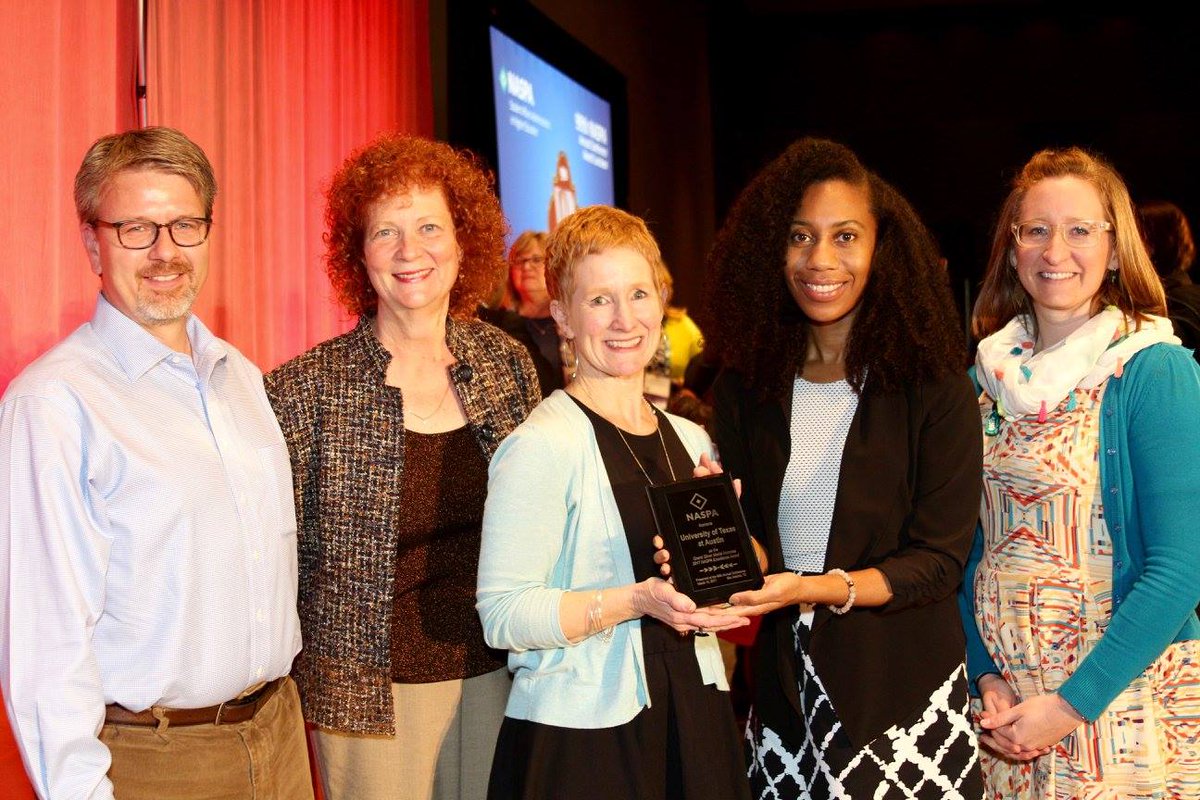 UTexasStudents's tweet image. .@utstudentaffair staff showed #Longhorn spirit at #NASPA17! Check out the presentation, reception &amp;amp; awards photos: bit.ly/DivisionofStud…
