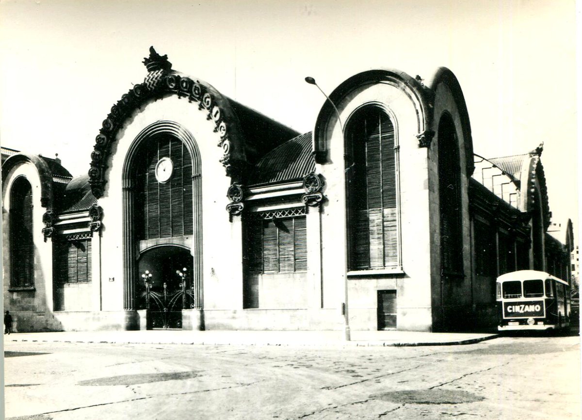 ArquiTarragona's tweet photo. demà es reobre el Mercat Municipal Central de #TarragonaModerna ...construït entre1911 i 1915,el seu arquitecte va ser JMª PUJOL DE BARBERÀ https://t.co/89rcS81DAn