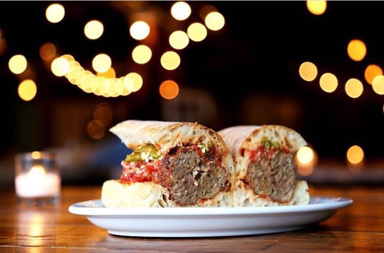 Our mouths are watering just looking at this. 📸<a href="/BullfrogAndBaum/">Bullfrog + Baum</a> #eeeeeats #forkyeah