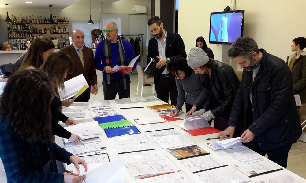 LaSpola1's tweet photo. https://t.co/XxHhQ32anT @NABAMilano @harimnetwork @imbmilano @accademiaitalia @scuoladimoda @ABAPalermo #modamovie #fashion #design https://t.co/3WO7Z9l4ML