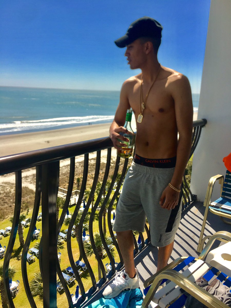 KiDjerm_'s tweet photo. Starting the day off right #gldway https://t.co/pwzvHC7uIr