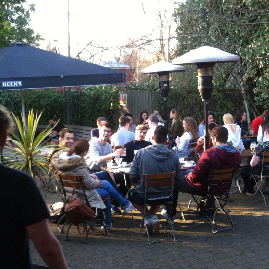 orangetreelough's tweet image. 🌞🔥👀💃👯🍻🍷🍸#saynomore #nowordsneeded #sun #beergarden #loughborough #peng/10