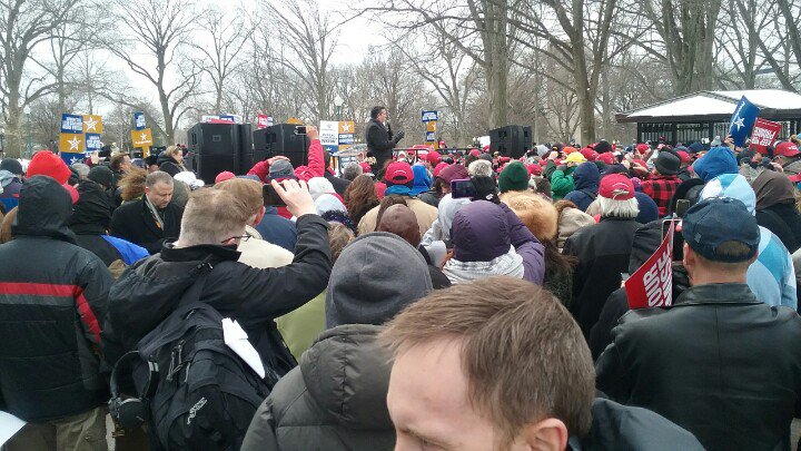 waiter21's tweet photo. Cruz @freedomworks #STOPOBAMACARE #stormcongress https://t.co/mIbjmIFj0Y