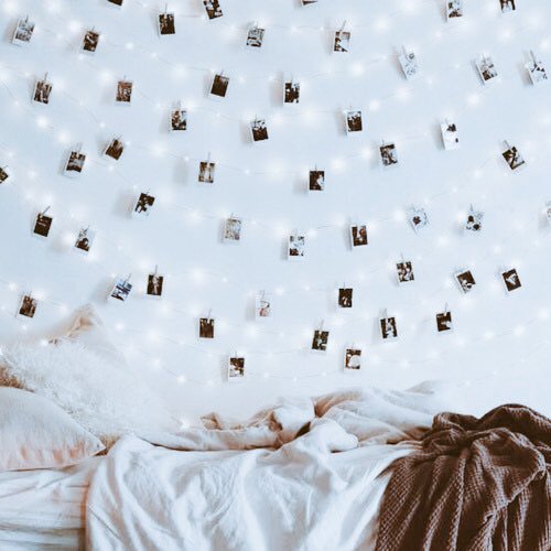 TonsDeBambam's tweet photo. 🙃Choose One🙃

Vocês resolvem fazer um mural de fotos no quarto e na sala, qual desses seria melhor? https://t.co/DCXqrNUS53
