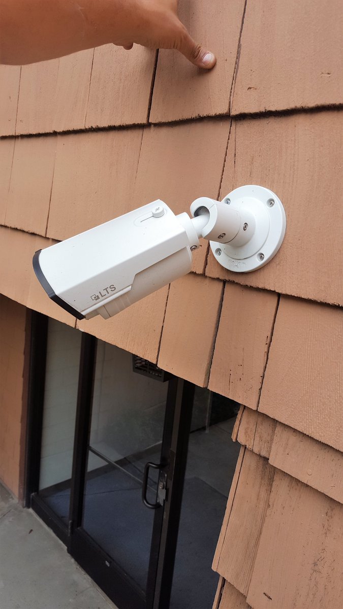 DSLocksmith's tweet image. 8185844854 #LocksmithLA
We install camera security night vision .
#Encino #BeverlyHills #SantaMonica #Hollywood #WoodlandHills #Topanga #LA