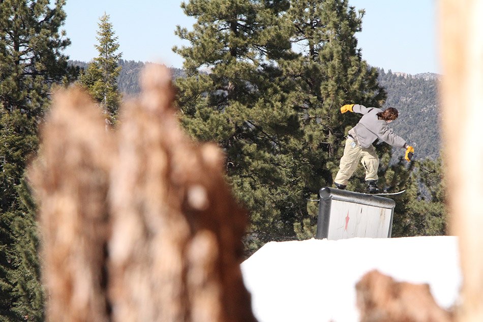 HouseOutdoors's tweet photo. Walker Murphy #TheLaunch2017 @BigBearMtResort @ridesnowboards @oakley #lifeisbetteronasnowboard #frontboard 📸 @Matt_Guf https://t.co/8WJFBBJVDD
