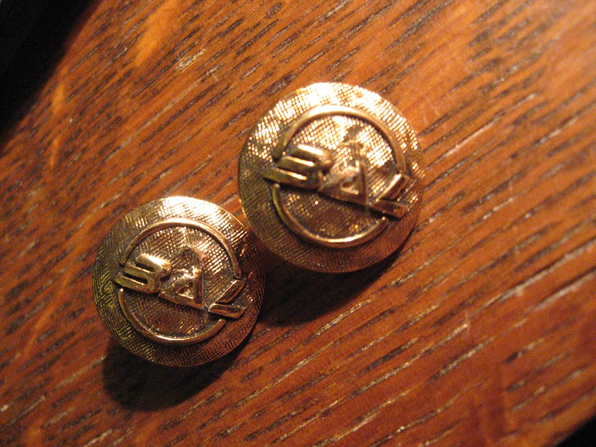 cover_uranus's tweet image. #BelizeAirways #UniformButtons $22.99 #TraderYore #Ebay #BelizeAirlines #BAL #Belize #AirlineUniforms #Stewardess  ebay.com/itm/-/26289622…?