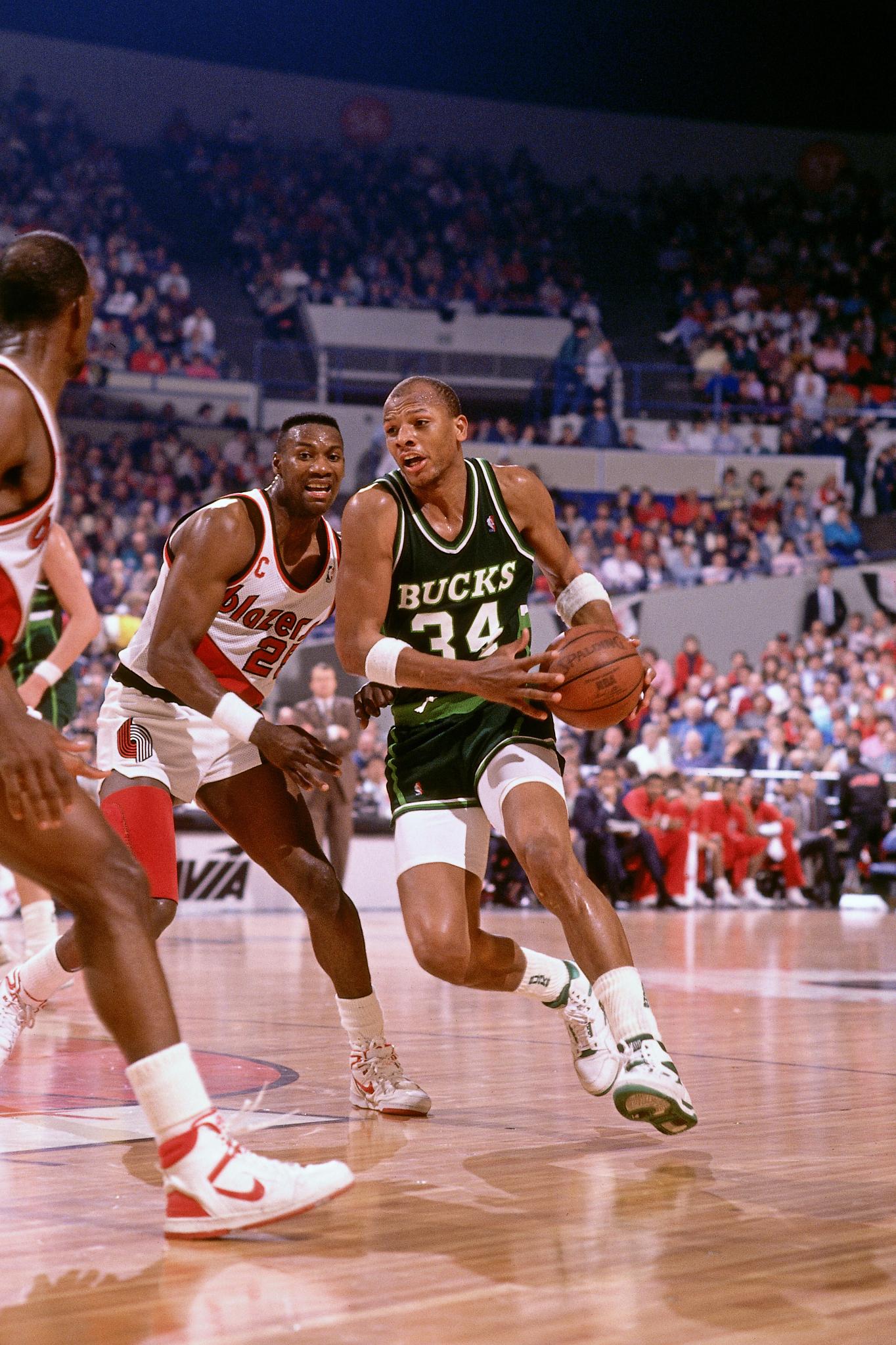 Happy 56th Birthday to former ROY winner & & standout Terry Cummings!

MORE:  