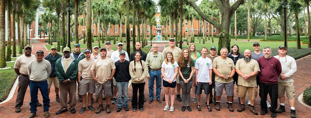 StetsonU's tweet photo. A cheer for the Stetson grounds crew! Our campus is known for its beauty. Meet the people who keep it that way: https://t.co/RYGiZxH5Dh https://t.co/KHkTP1D4s5