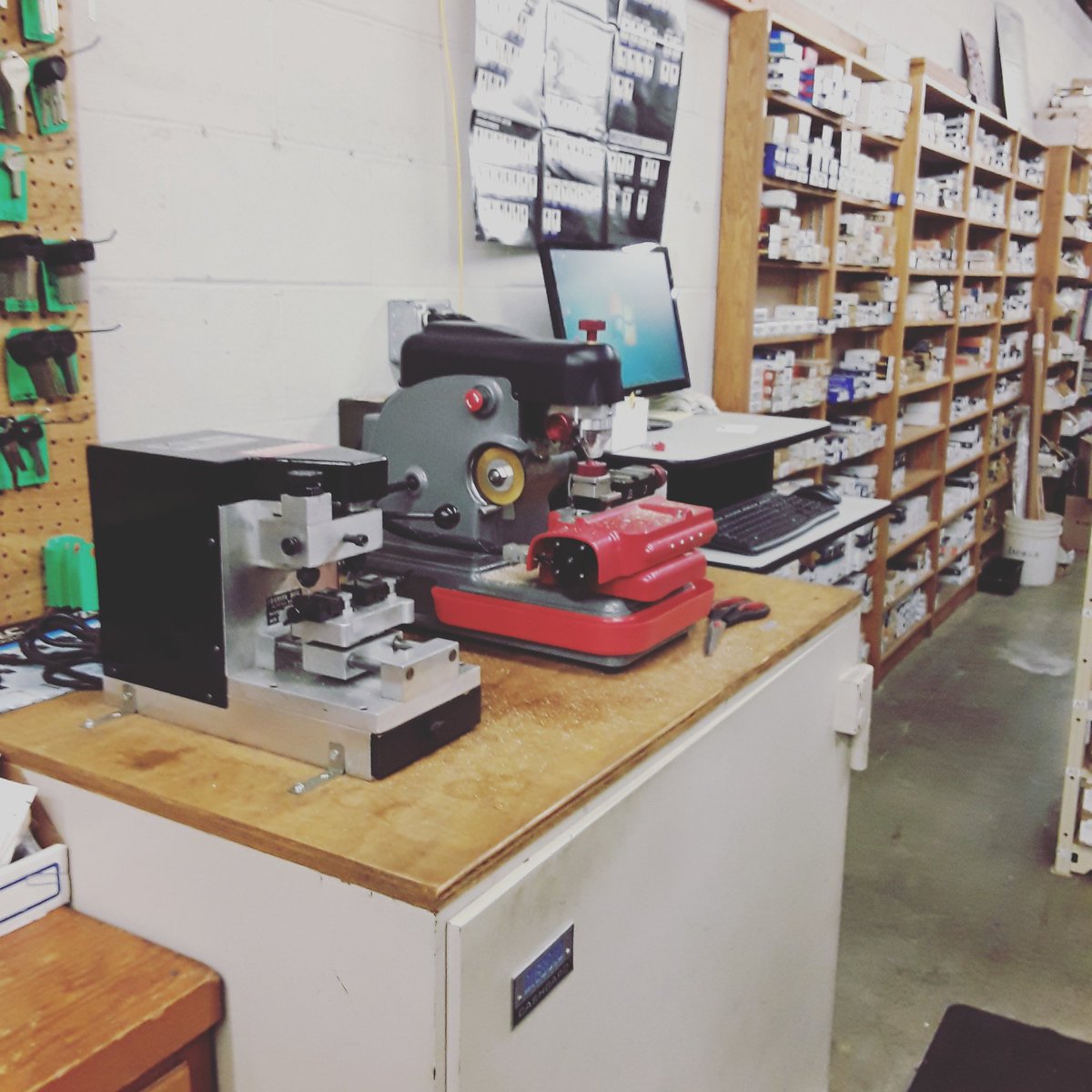 AlwaysSafeLock's tweet image. Need a #chipkey? No problem! We can cut and program most chip keys, come down and check us out today!  #YourSecurityIsOurSpecialty