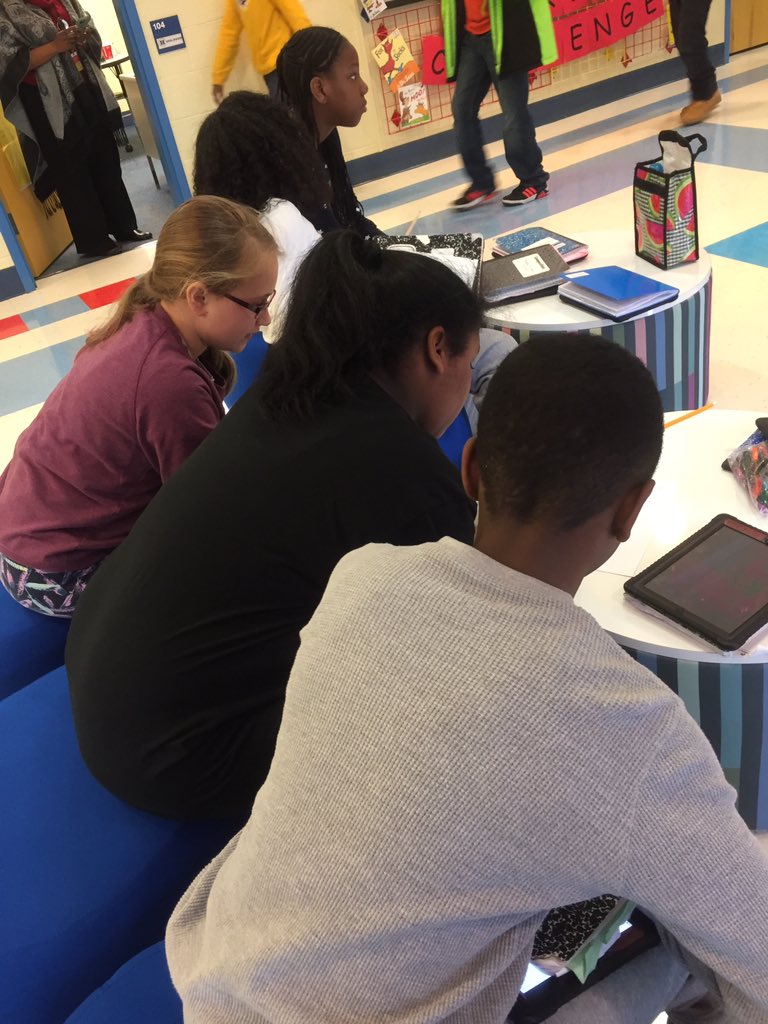 BridgetMSB247's tweet photo. 5th grade Ss preparing for the @STEMinthePark STEM Expo &amp; designing a device to reduce light pollution caused by street lights. @BuggMagnet https://t.co/URJaSadquZ