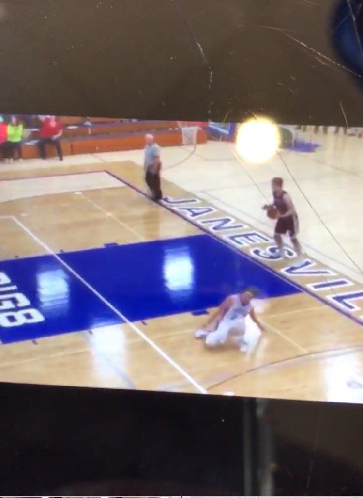 shitsevedoes's tweet photo. Starts break dancing in the middle of games https://t.co/PVlUOGUWkH