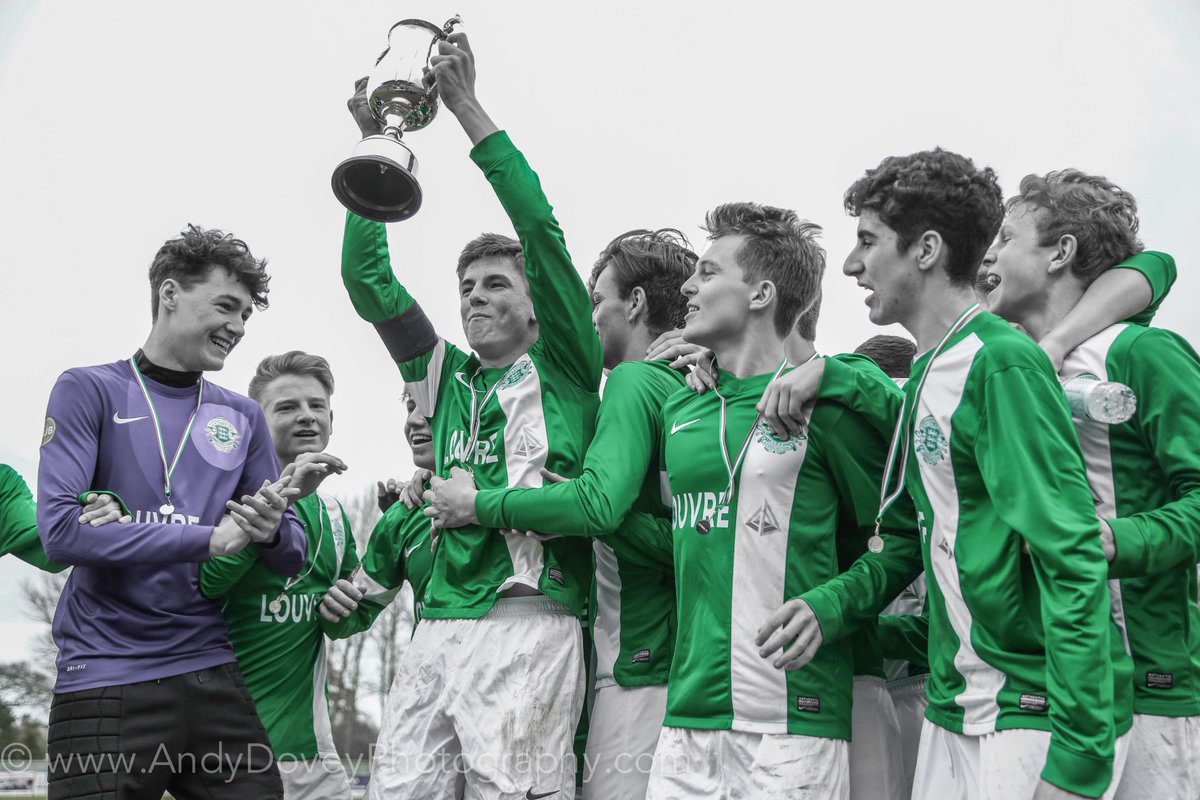 andydovey's tweet photo. #Green #Muratti #Winner #2017 #Guernsey @Cholt200010 #Colourpop https://t.co/hf5mrfN05M