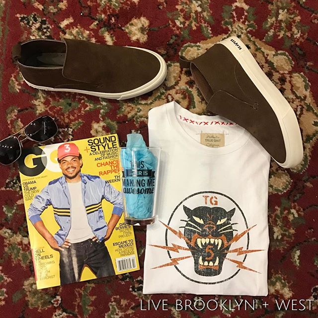 truegrit_dylan's tweet image. On the go style. 👓 #BasicTees