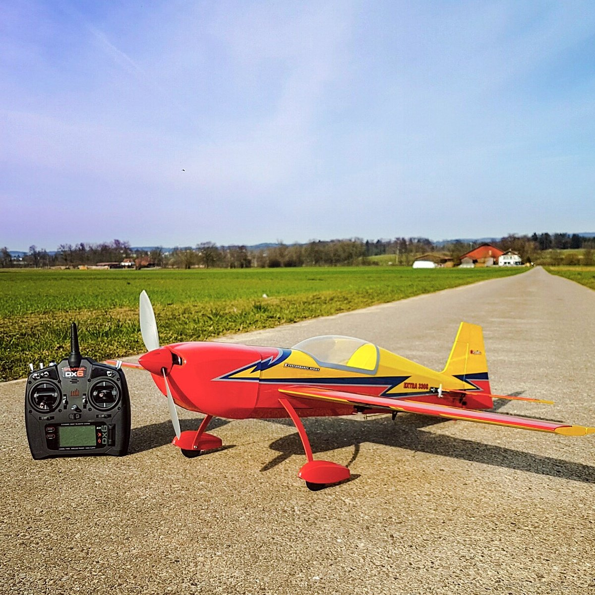 UWiesendanger's tweet photo. never let a gorgeous day go without some flying 🛫 🌴 #greatplanes #extra300 #rc #passion #outdoors #flying #spektrum https://t.co/ypuaPyzAJF