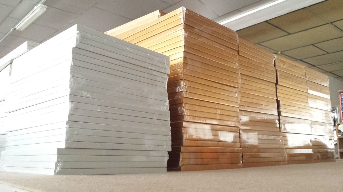 grupoenmarca's tweet photo. Marcos de madera para cuadros #cuadros #marcosamedida https://t.co/a2BpFRkNlV