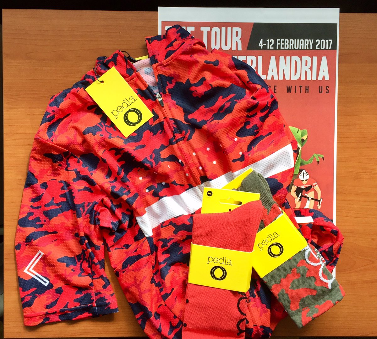 Thanks to <a href="/ThePedla/">The Pedla</a>! My #TOS2017 prize arrived!Amazing quality, #Melbourne style. #iampedla thanks to @TheSufferfest &amp; <a href="/DavisPhinneyFND/">Davis Phinney FND</a>.