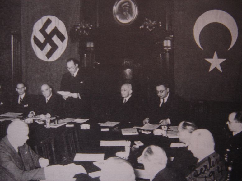pjv1968's tweet photo. “@BadIdeasVs: When a Turk calls you a Nazi
#Erdogan https://t.co/ChbY4vIOQa” #turkey #erdogan_dictatorship #NaziTurkey