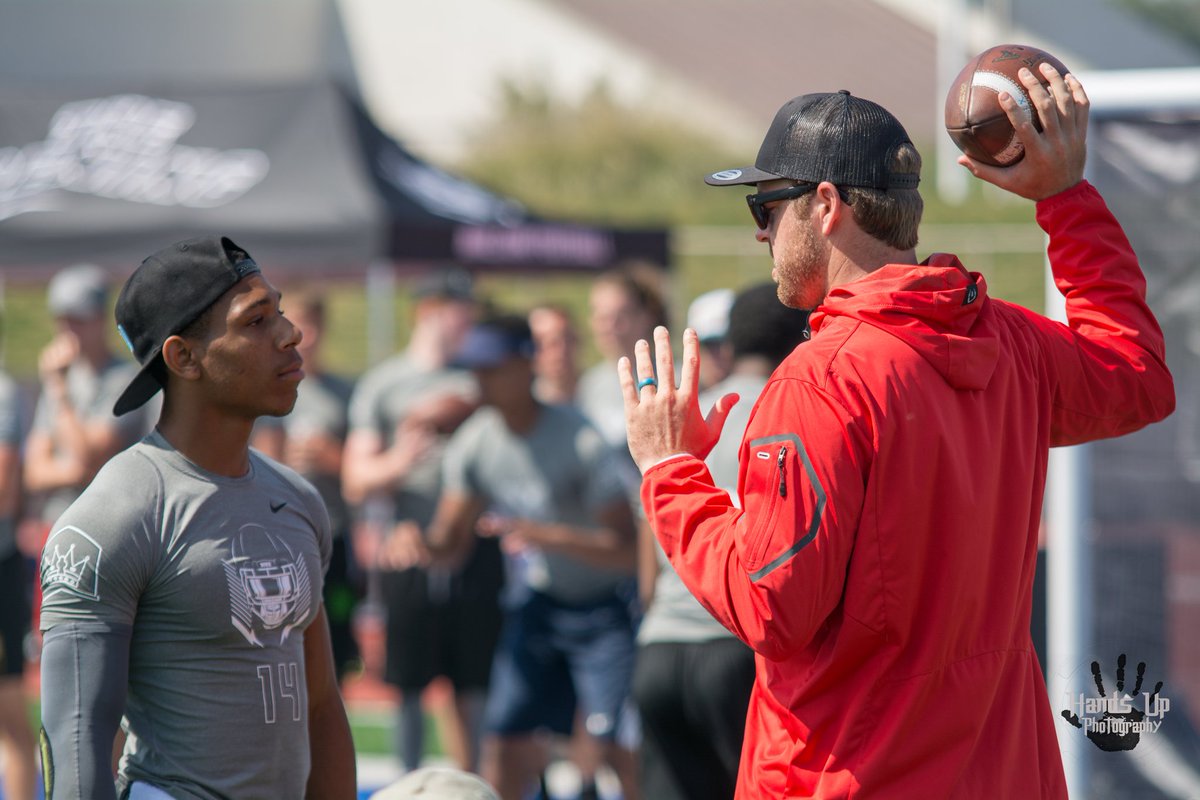 HandsUpPhoto's tweet photo. #NIKEFOOTBALL #TheOpening #Elite11 #HandsUp https://t.co/QtW2Wzn5Yq