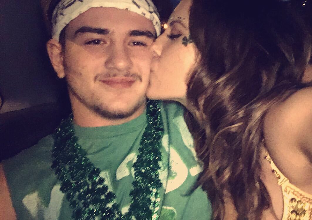 kellihammondd's tweet photo. Lucky you're mine ❤🍀 https://t.co/QfEnuILdPI