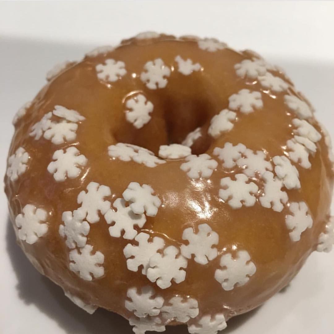 Milk, bread and #donuts! Make sure you have your #blizzard2017 essentials before tomorrow! #Stella