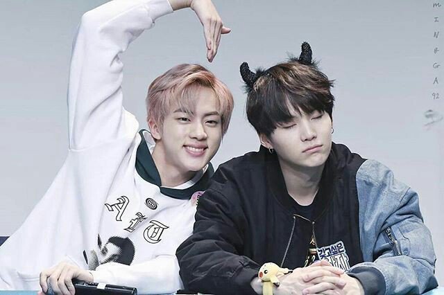 bestofships's tweet photo. yoonjin
- jin gosta de irritar o yoongi
- as fotos juntos são tiros
- o carinho vindo deles <3
- um couple lindo https://t.co/vZML8VZaOE