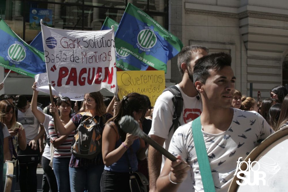 FotoSur_Agencia's tweet image. #AHORA Trabajadores de #TaskSolutions, tercerizada de #TELECOM, reclaman por 1500 despidos en el @mintrabajo porteño #Ampliaremos