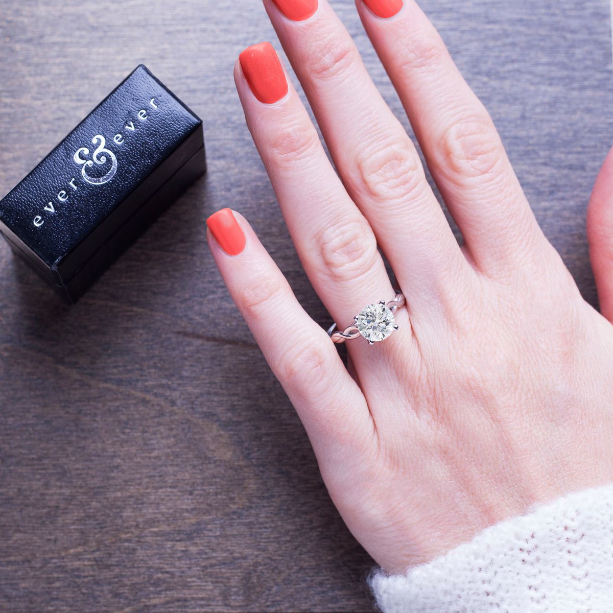 StullerInc's tweet image. Style #122705 is a solitaire with #InfinityInspired details. It is also why you should look into the Ever&amp;amp;Ever Collection!
#BridalSolution