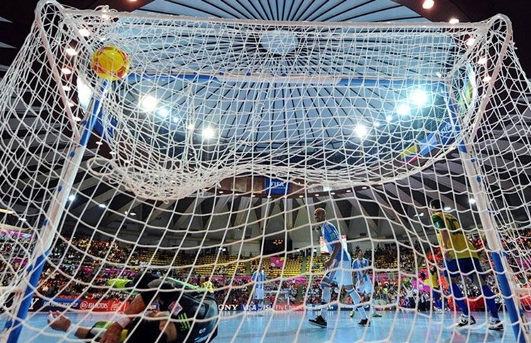 CONMEBOL's tweet photo. ¡El futsal vuelve a escena!
Argentina 🇦🇷 acogerá la Copa América de Futsal 2017.
➡️ https://t.co/ewo6lvwQph https://t.co/zWHUk1Qig7