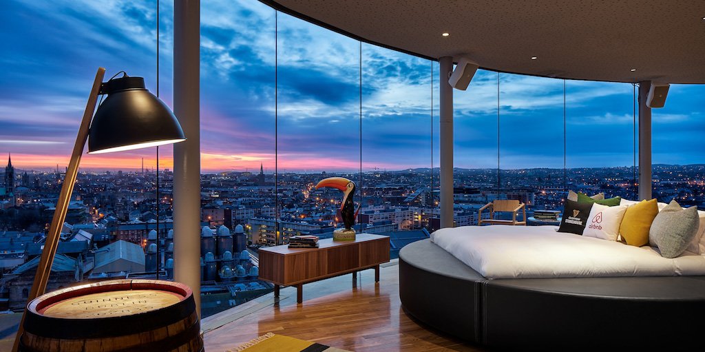 airbnb_fr's tweet photo. Tentez de remporter une nuit dans la très irlandaise @homeofguinness : https://t.co/8Ozwdfd07o
#NightAt https://t.co/j7rAJD0He1