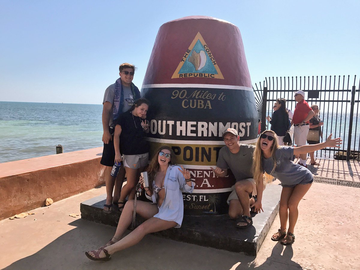 haannahhnicolee's tweet photo. Key West & my friends that put up with me are the best things in the world. π΄π #SB2k17 #letsgobacknow https://t.co/rguzmyXar1