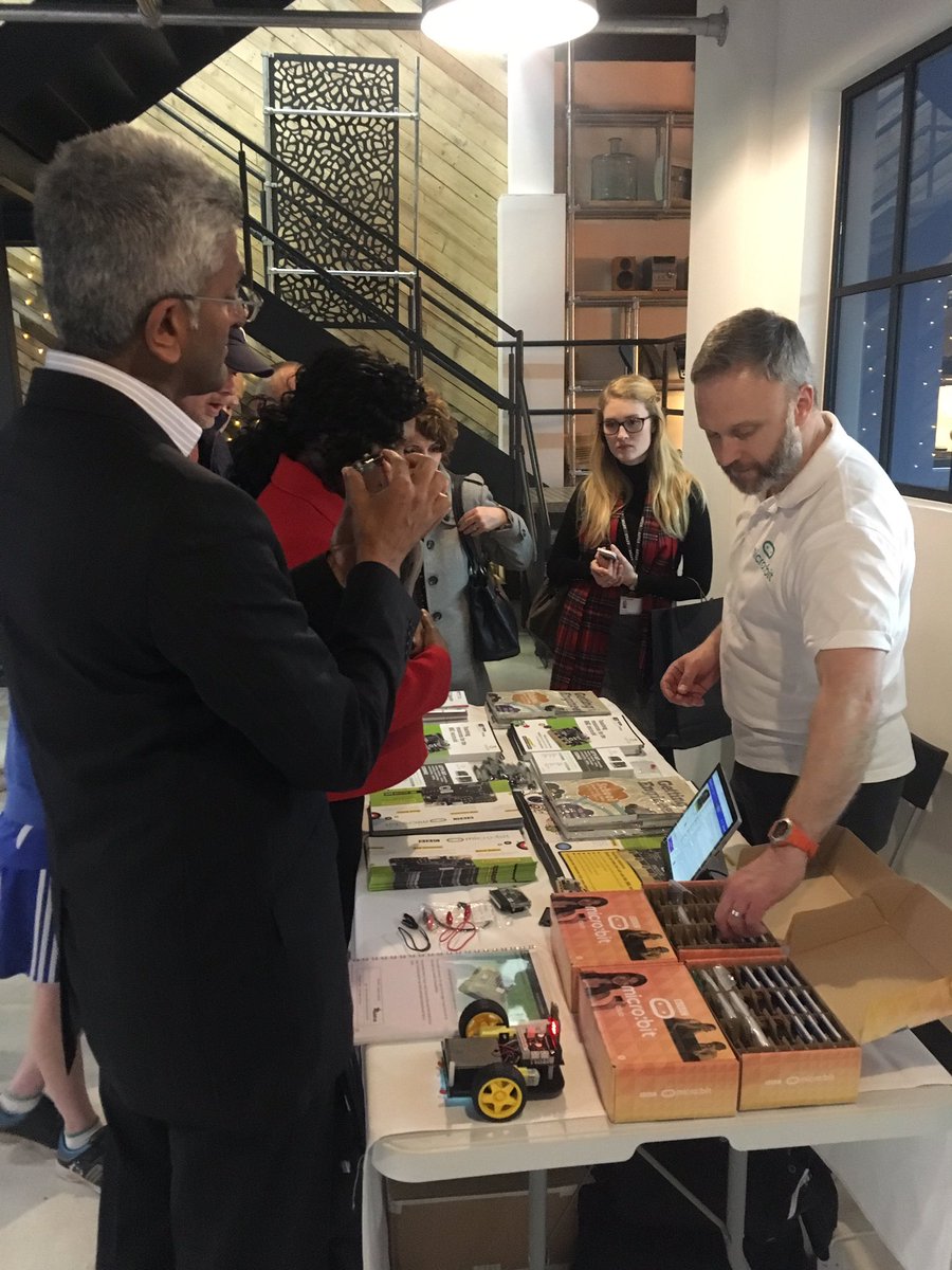 CroydonTechCity's tweet photo. Kicking off #FutureTechCity 2017 Launch - thanks volunteers, teachers & partners working w/ us to deliver free STEM skills to local children https://t.co/NnFSwwqu9e