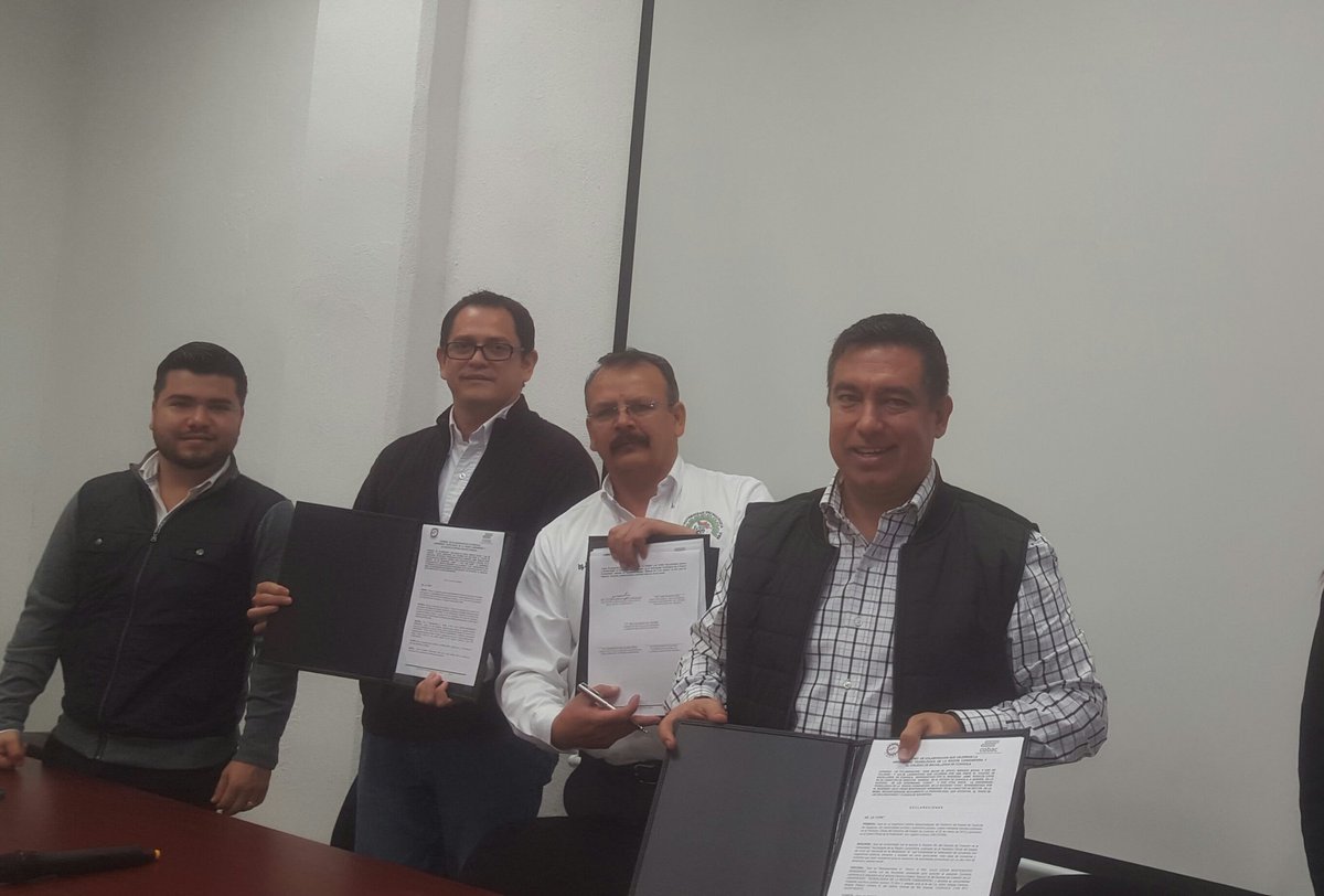 Firma de convenio UTRC-COBAC <a href="/raulvela_e/">CP  Raul Vela</a> <a href="/SeduMediaCoah/">SubsecretaríaMediaySuperior</a>