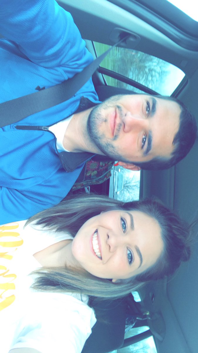 whitsebo's tweet photo. First family vaca was a success! Now, SPRING BREAK with this cutie! 😎 https://t.co/6G1BYq0PYq