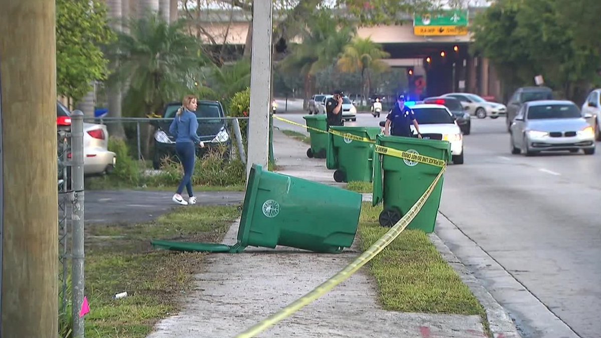 Woman attacked with beer bottle in Miami, police say bit.ly/2ngl1KL https://t.co/sFCOeF2KAT