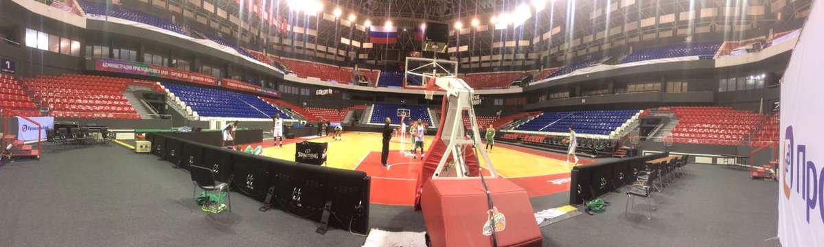 unicajaCB's tweet photo. 📸Ya en el #BasketHall de Krasnodar https://t.co/0YgcZGdTZE
📆 Martes 14⌚18 h
🏆Semi @EuroCup
🏀P1 vs. @lokobasket
💚💜 💪#TodosJugamosEnKrasnodar https://t.co/7JjSc27x1q