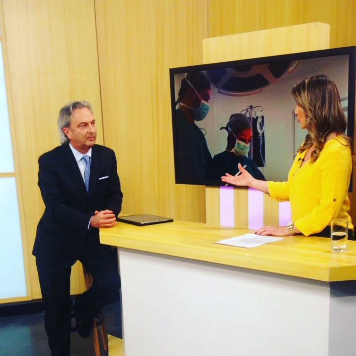Drluisbotero's tweet photo. Hace unos minutos en el Canal Uno y a las 230 pm en el canal de El Tiempo hablando sobre #CirugíaPlásticaSegura . https://t.co/wIeVPp6Dye