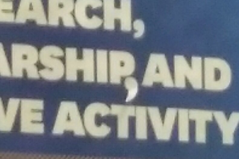 curlgrey_'s tweet photo. shout-out to whoever made an Oxford comma for this banner #Kentwrite https://t.co/zQOaVo5TWO