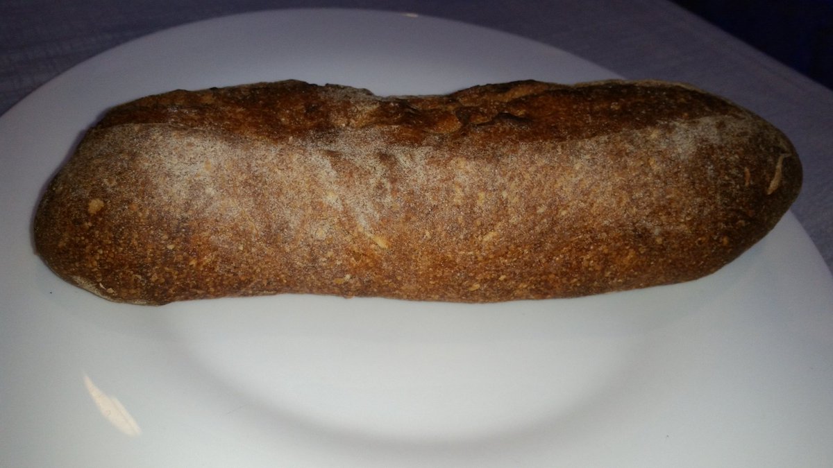 lsdm_official's tweet photo. Luca Abbruzzino del ristorante Antonio Abbruzzino Alta cucina presenta alla giuria pane di semola alla calabrese
#caputochefproject #lsdm https://t.co/nLphcYjbjy