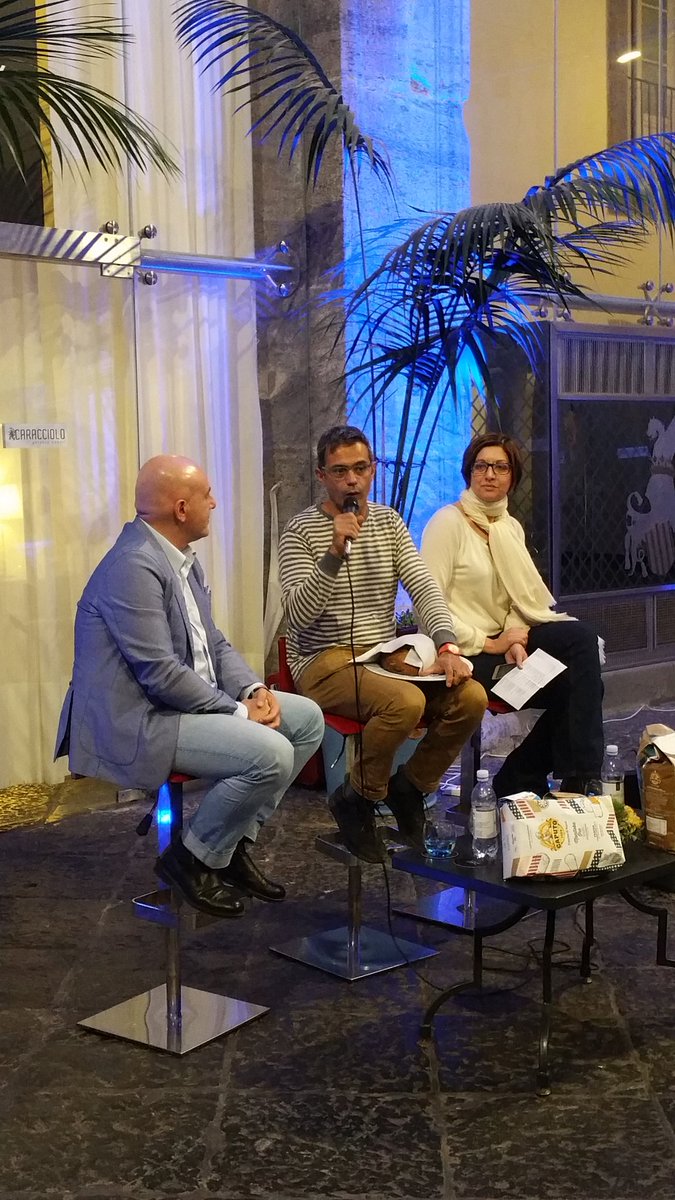 lsdm_official's tweet photo. Roberto Petza chef di S'Apposentu di Casa Puddu presenta la sua pagnotta
#caputochefproject #lsdm https://t.co/GMVl5AqtBj