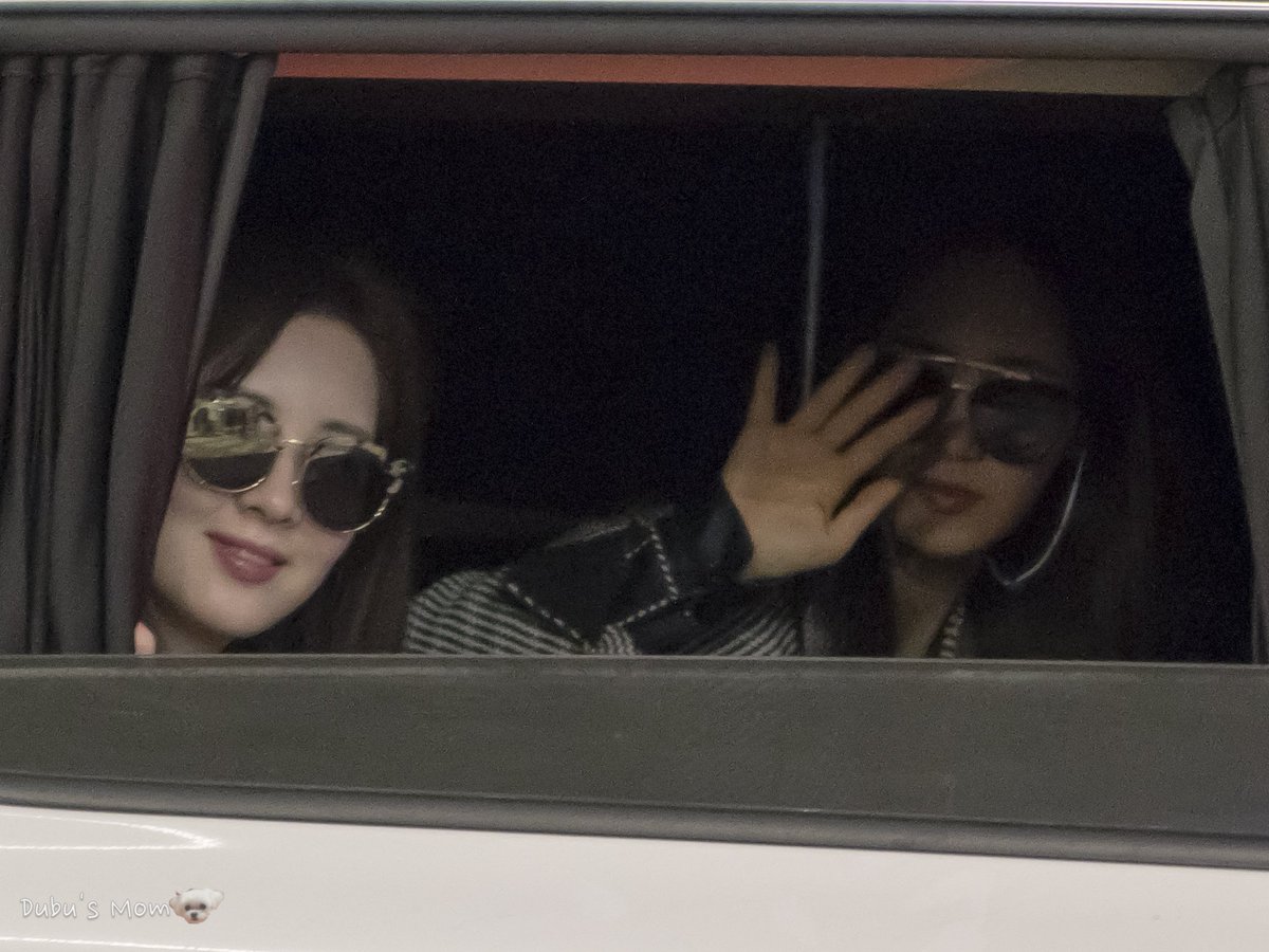 [PIC][12-03-2017]Yuri và SeoHyun trở về Hàn Quốc vào sáng nay C60MvkJU0AEB5W7