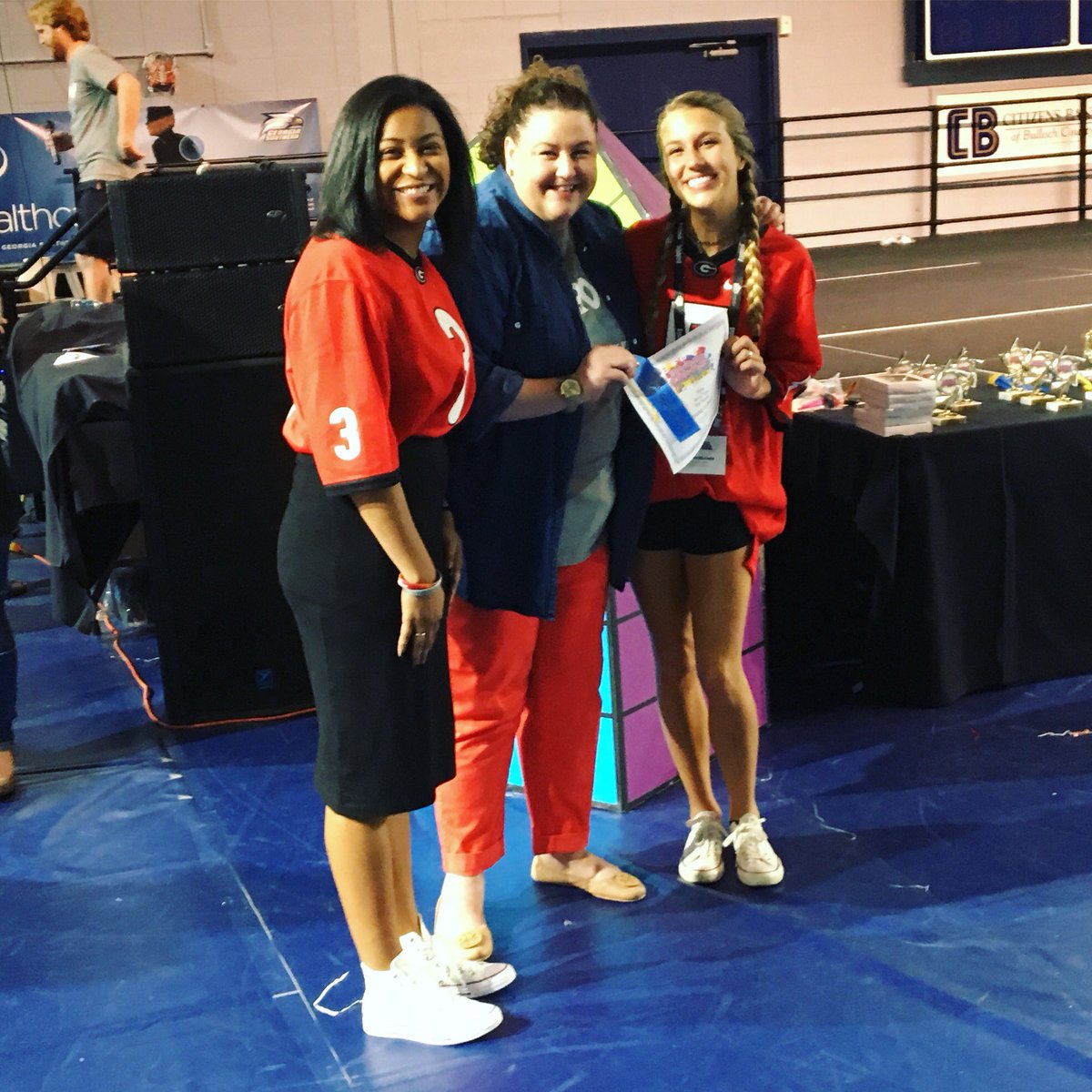 UGAOrientation's tweet photo. UGA Orientation was so excited to win the small team category for the service project! Thank you for donating! #srow2017 https://t.co/Nh6bMMMrnA