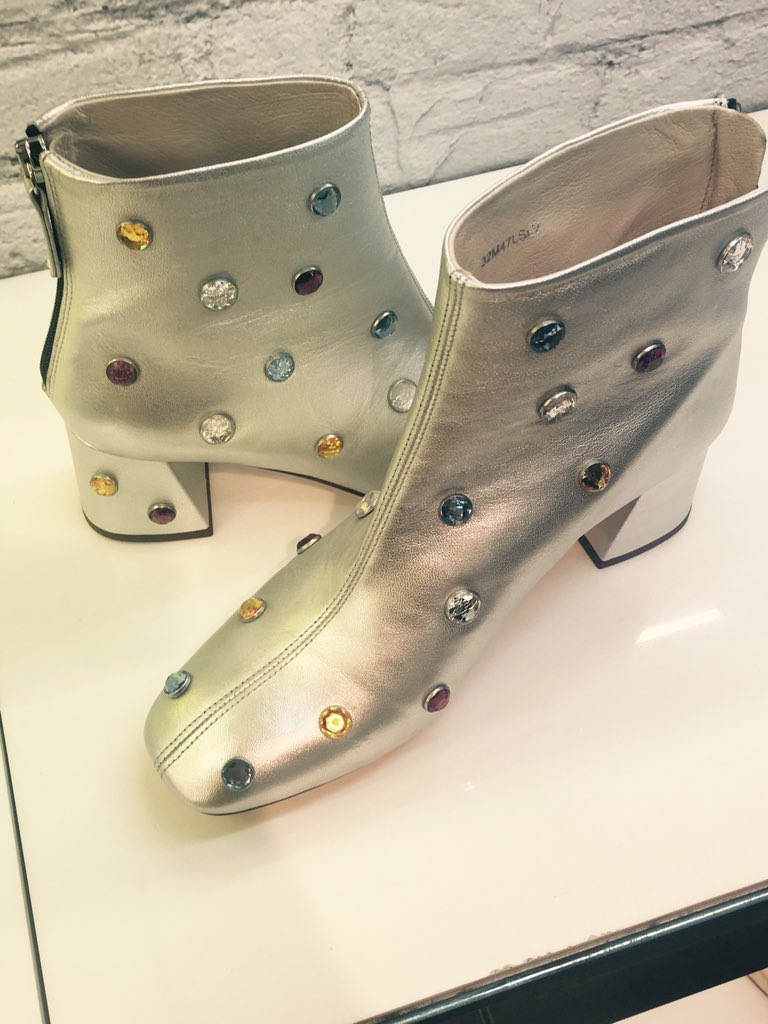 hellyred's tweet image. When one forgets her clinic shoes.....