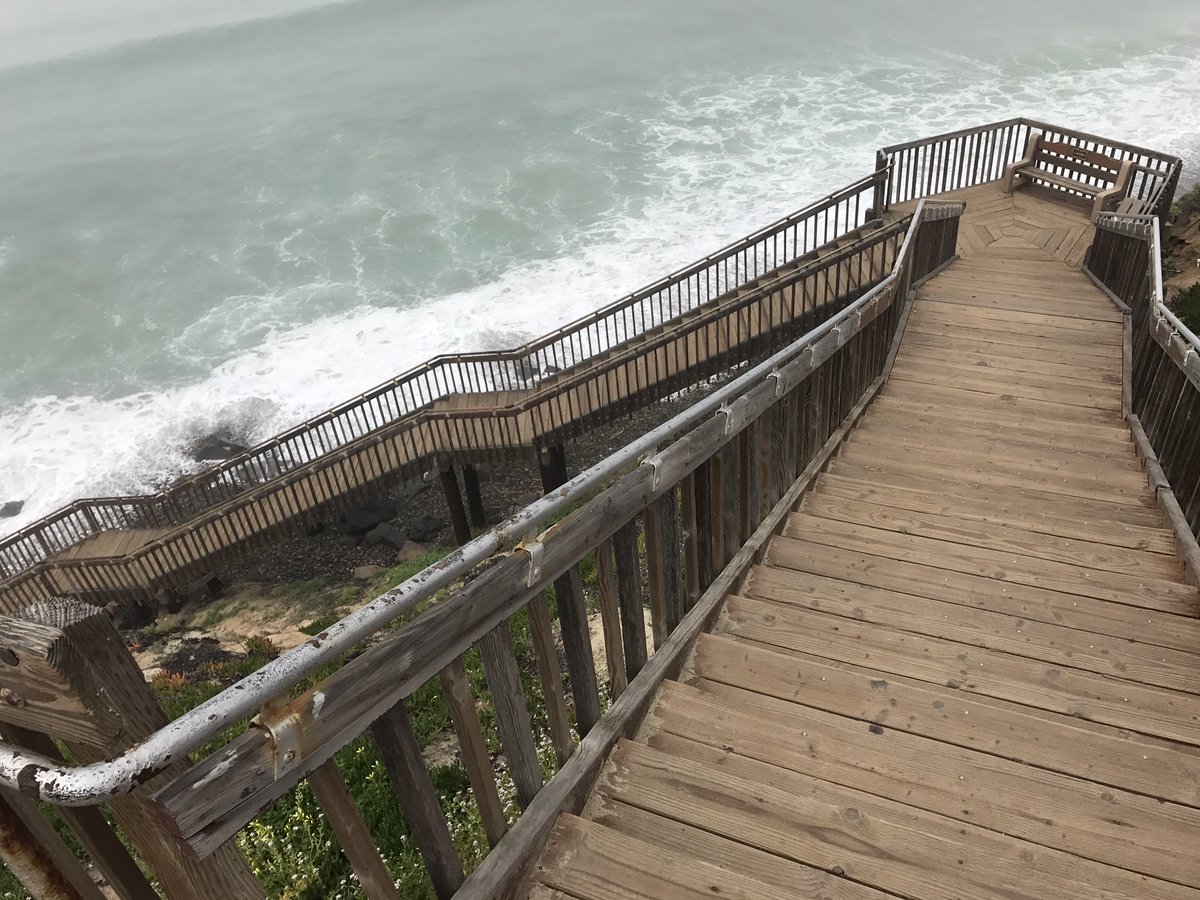 HeathSquier's tweet photo. Burning off #ExpoWest 1 scoop @InstaKetones + @IKDietusa + 25 stairs 💪❤👍blood ketone level 1.5 mmo/L https://t.co/JXWWEkR47j