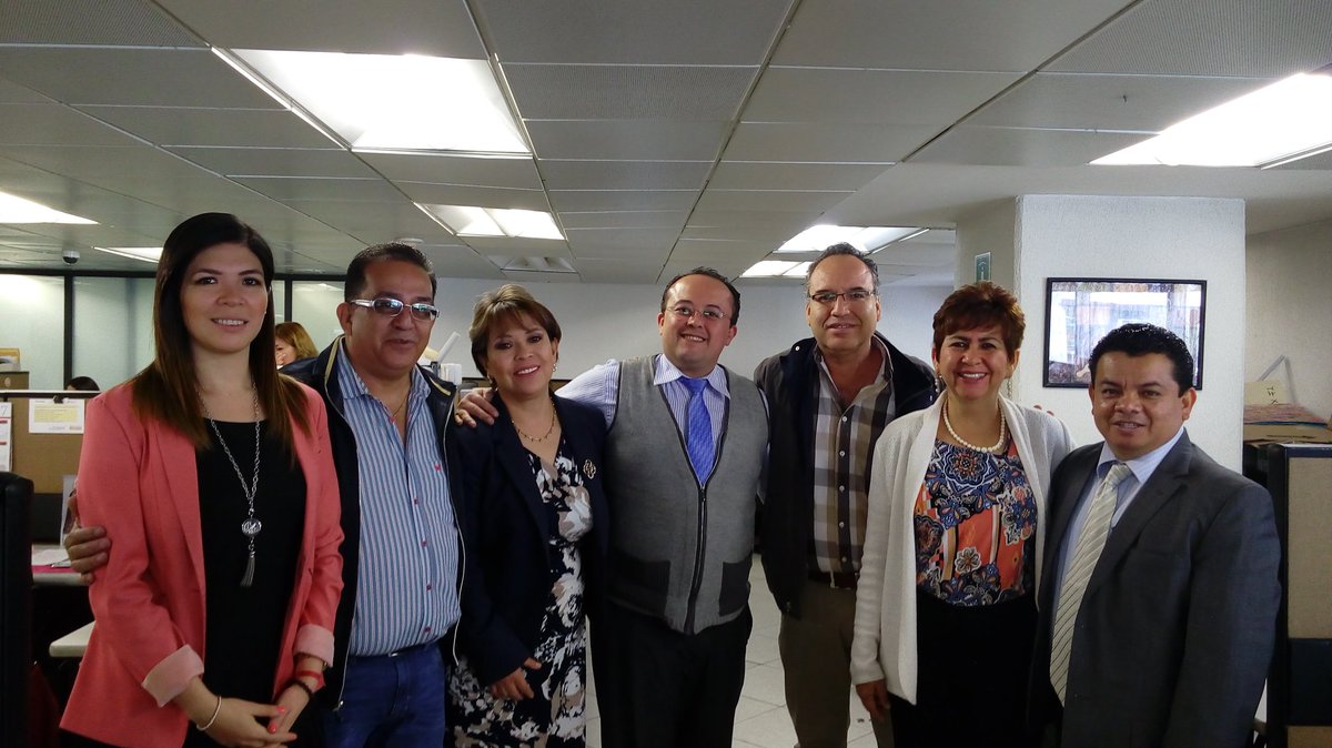 LUISADIAZRIVAS's tweet photo. #PESA_mx , Atendiendo a SAGARPA Morelos, MVZ. Alejandro Ibañez Subdelegado de Planeación y equipo. @Mely_Romero @paulinaescobedo @pooldiana https://t.co/p0l1zZiZgk
