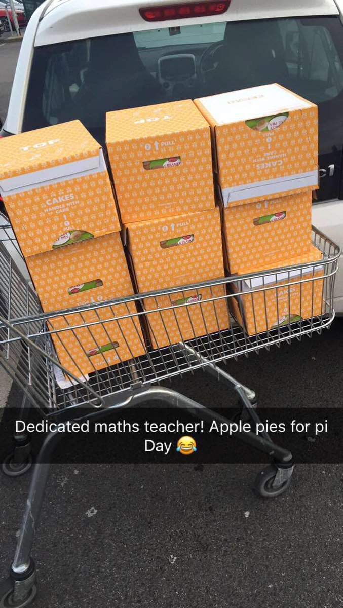 astaffordmath's tweet photo. Pi Day shopping #piday2017 🛒 🍎 https://t.co/mFDaq6HWv5