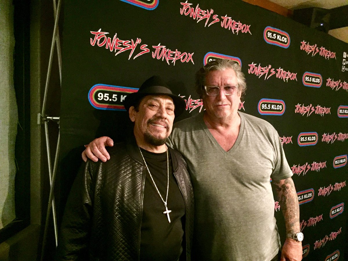 Had a great time last week on @955KLOS with @JonesysJukebox! https://t.co/hizlD4czWH