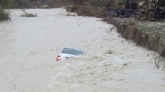 Rescatan a un conductor arrastrado por el río Serpis en Cocentaina levante-emv.com/comunitat-vale… #temporaldeLevante