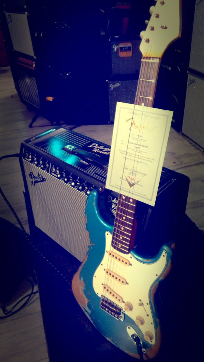myscustomshop's tweet photo. #Stratocaster super heavy relic '64 #fender #deluxe https://t.co/TnnOHidfp0